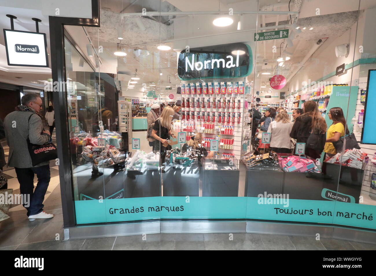 Store NORMAL IN PARIS Stockfoto