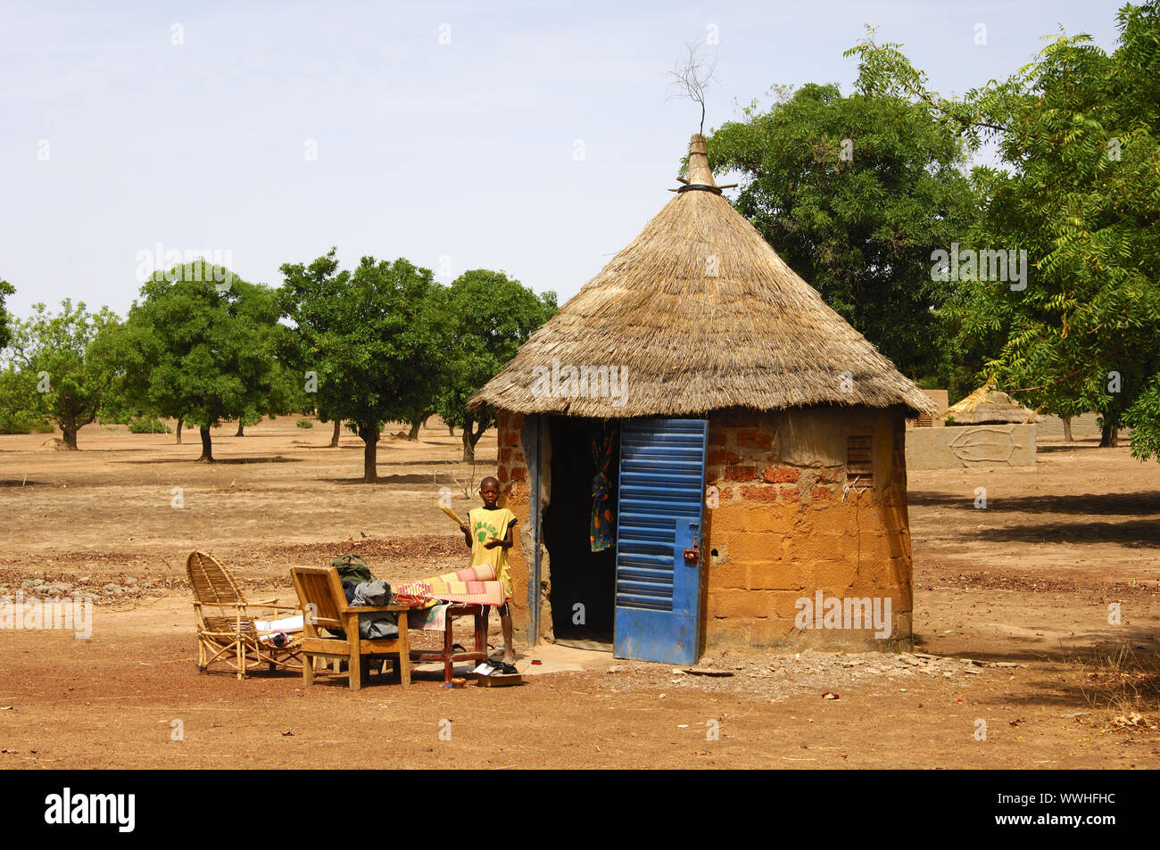 Hausarbeit, Afrikanische runde Hütte, Afrika Stockfoto