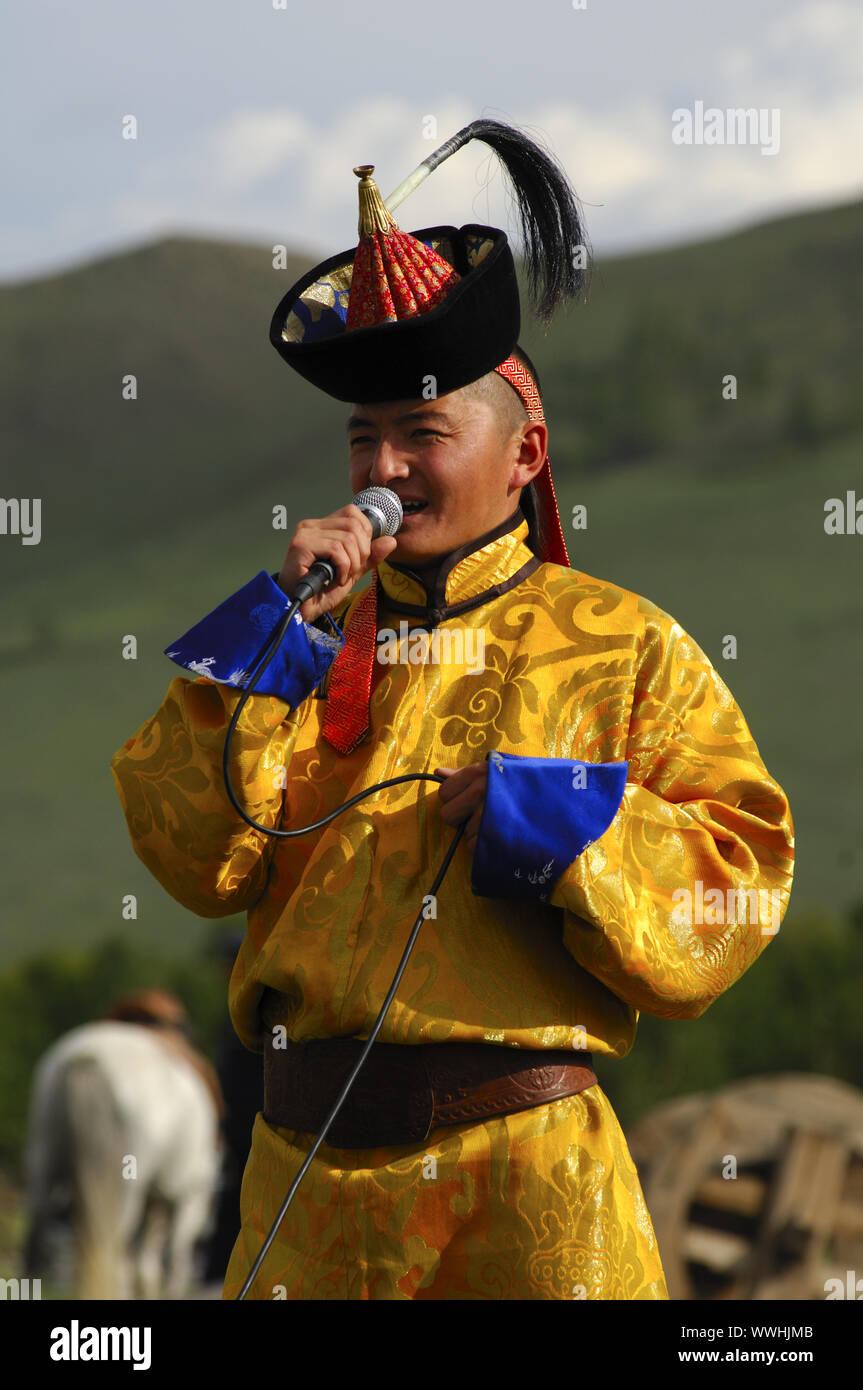 Mann in traditioneller mongolischer Kleidung Stockfoto
