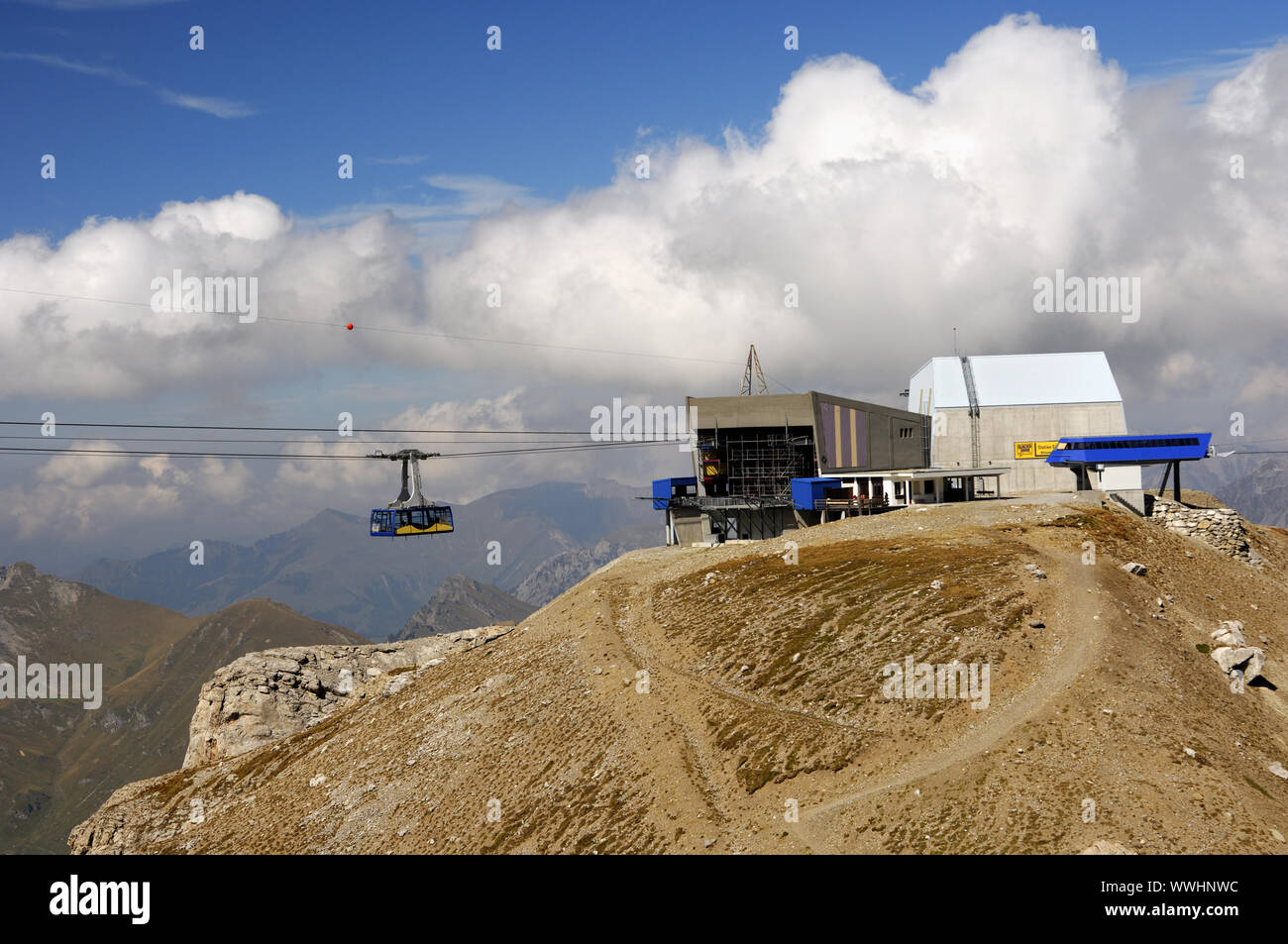 Mittelstation der Luftseilbahn, Schweiz Stockfoto