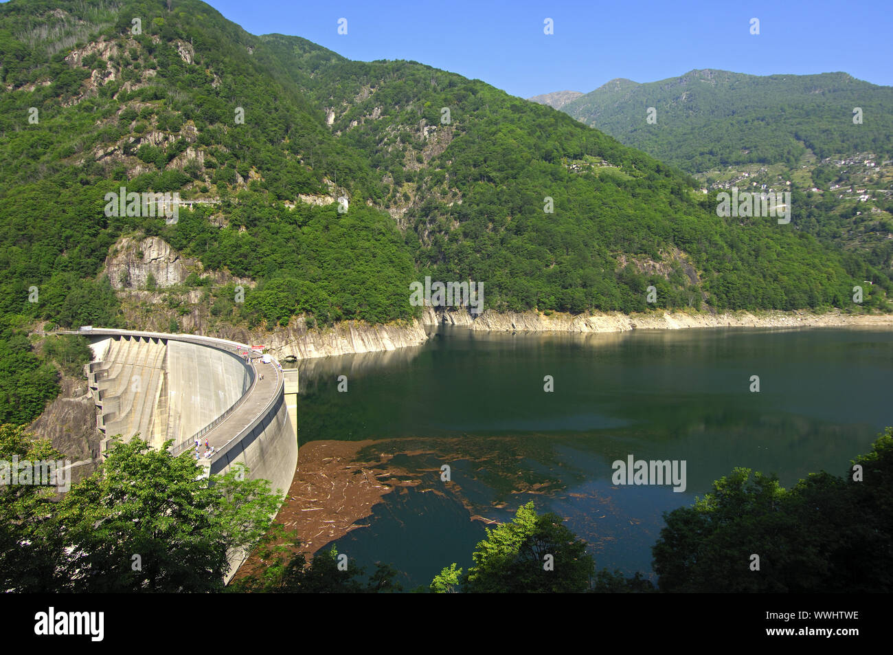 Bogenstaumauer Vogorno Stausee, Schweiz Stockfoto