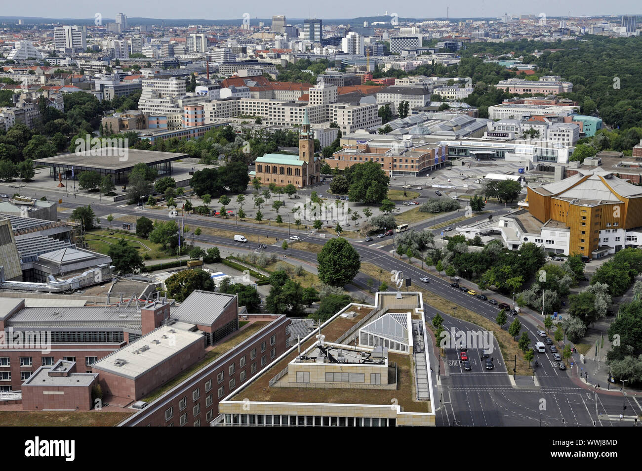 Blick auf den Berliner Kulturforum mit Philharmonie, Neue Nationalgalerie und die anderen Museen Stockfoto