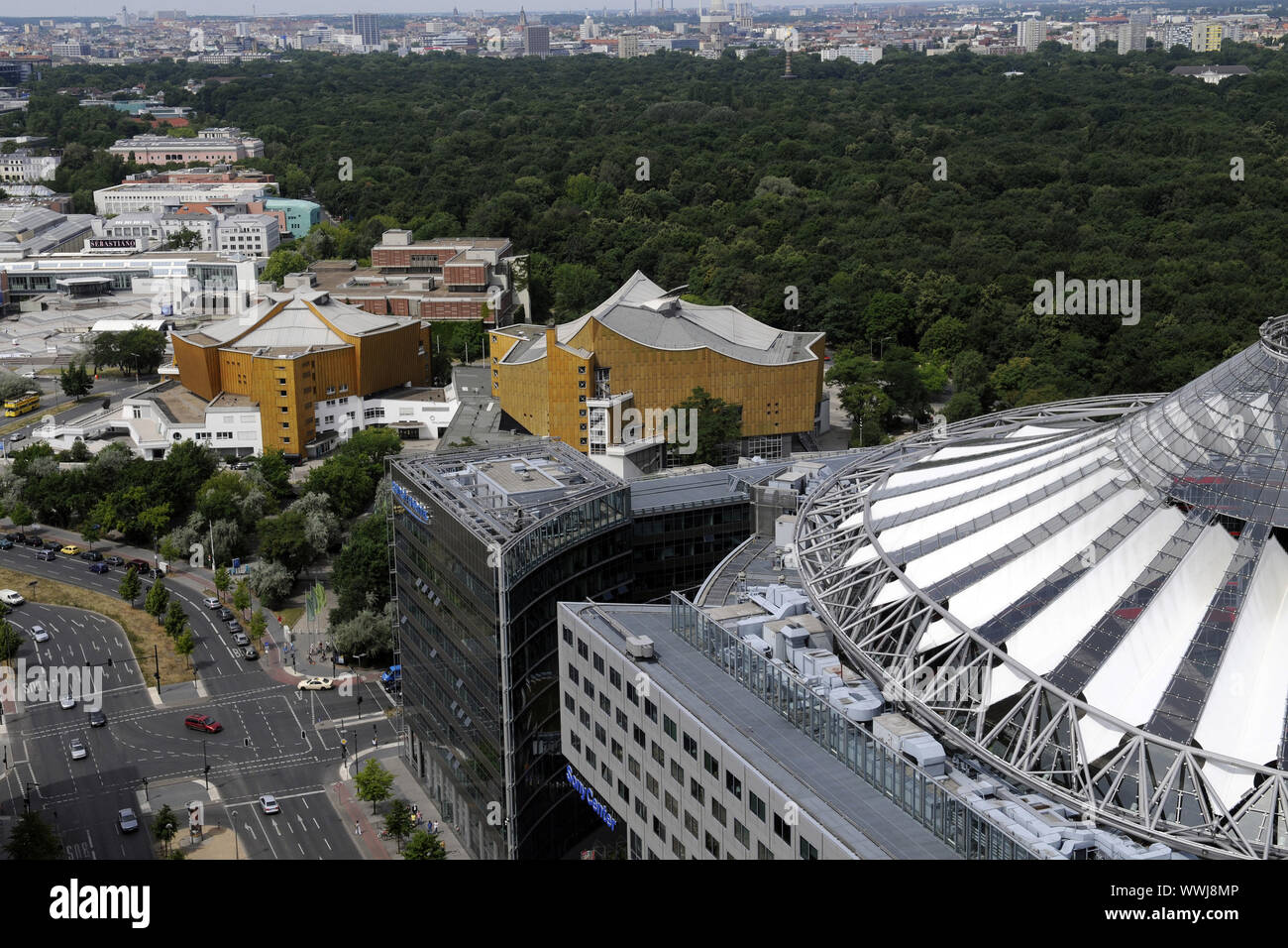 Blick auf den Berliner Kulturforum mit Philharmonie, Kammermusiksaal und anderen Museen Stockfoto