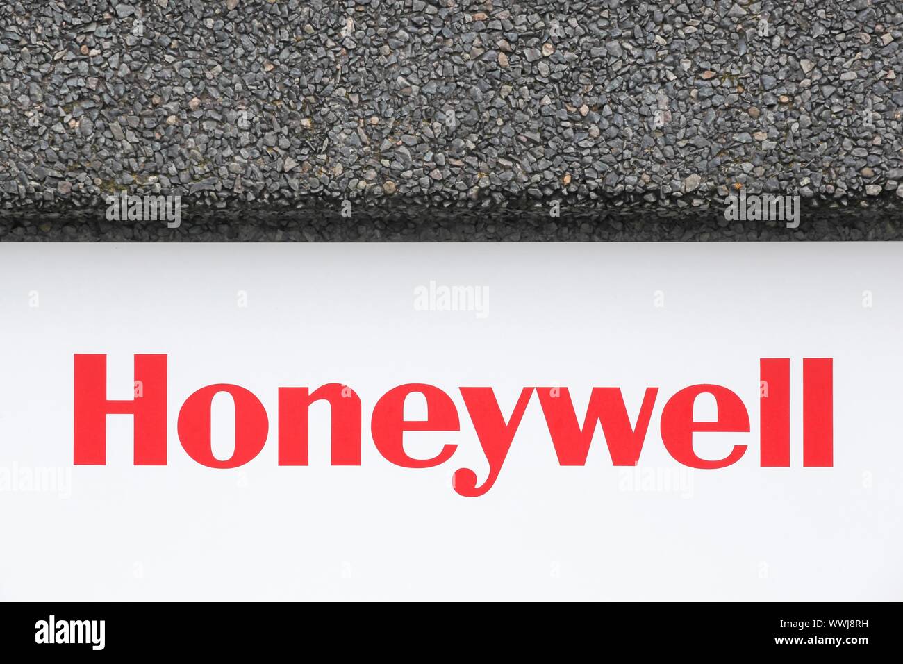 Lozanne, Frankreich - 9. August 2019: Honeywell Logo auf eine Wand. Honeywell ist eine US-amerikanische multinationale Konglomerat Unternehmen Stockfoto