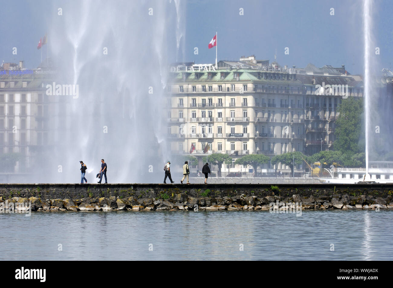 Maulwurf in den Genfer See mit Jet d'Eau, Genf Stockfoto