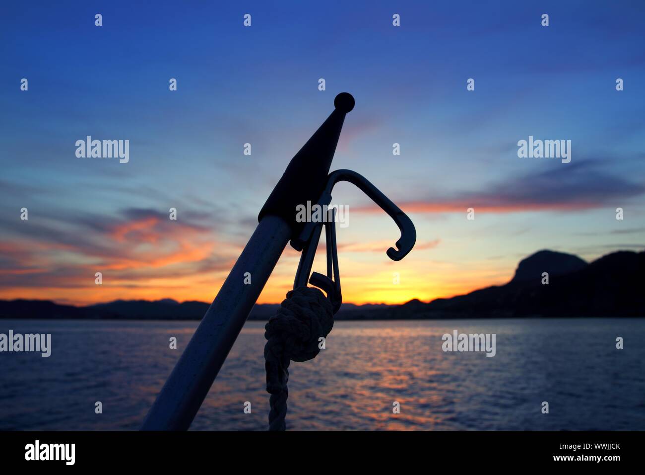 Blick auf Kap San Antonio Javea Xabia den Sonnenuntergang vom Meer Mittelmeer Hintergrundbeleuchtung Alicante Spanien Stockfoto