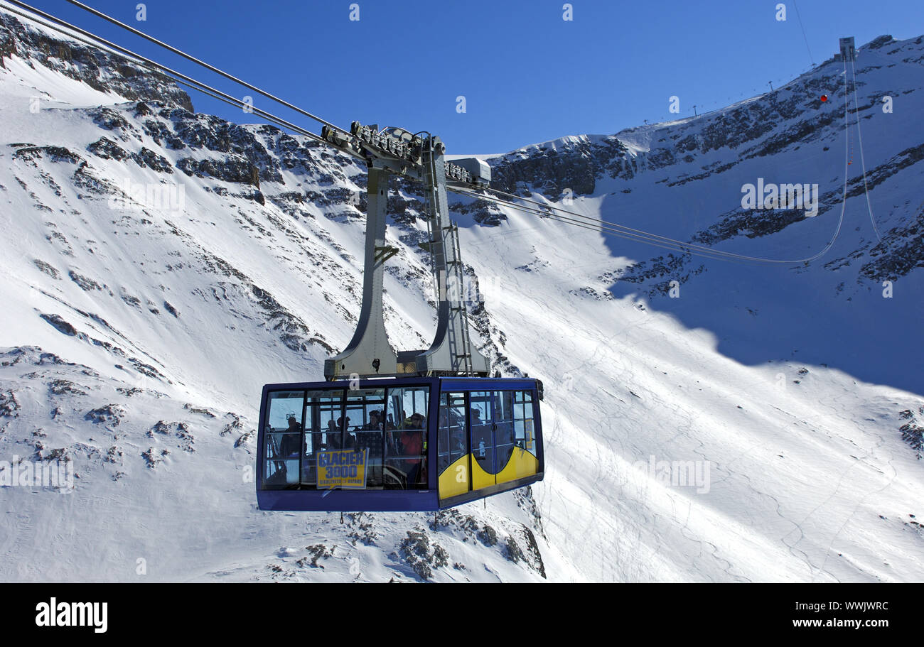 Seilbahn Cabane des Diablerets - Gletscher auf 3000 Stockfoto