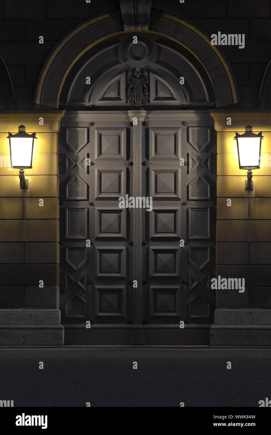 Zwei Leuchter historische Tür aufleuchtet, Deutschland Stockfoto Zwei Leuchter historische Tür aufleuchtet, Deutschland Stockfoto