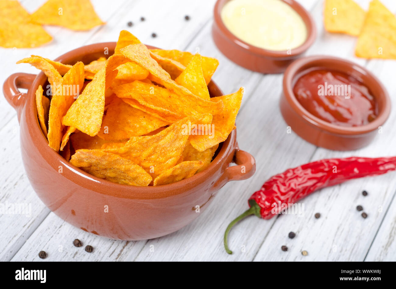 Tortilla Chips mit Double Dip Stockfoto