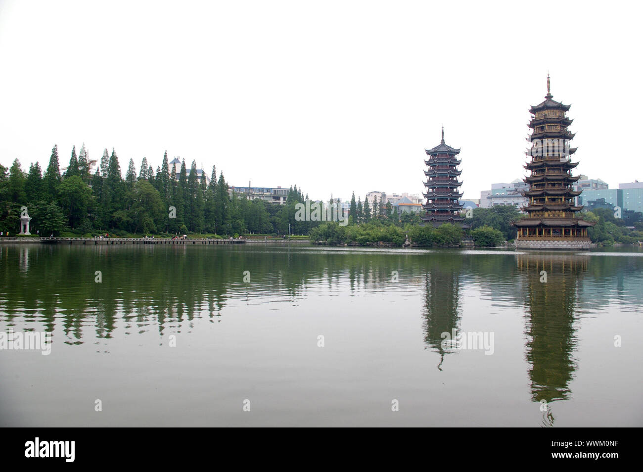 Golden Tower und Silver Tower in der Stadt Guilin, China Stockfoto