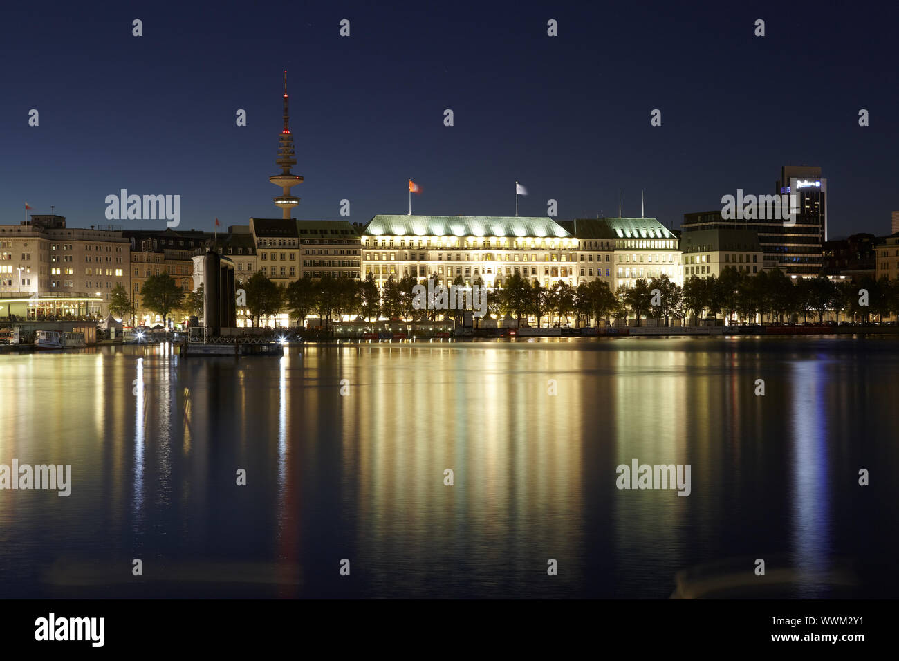 Hamburg - Binnenalster am Abend Stockfoto