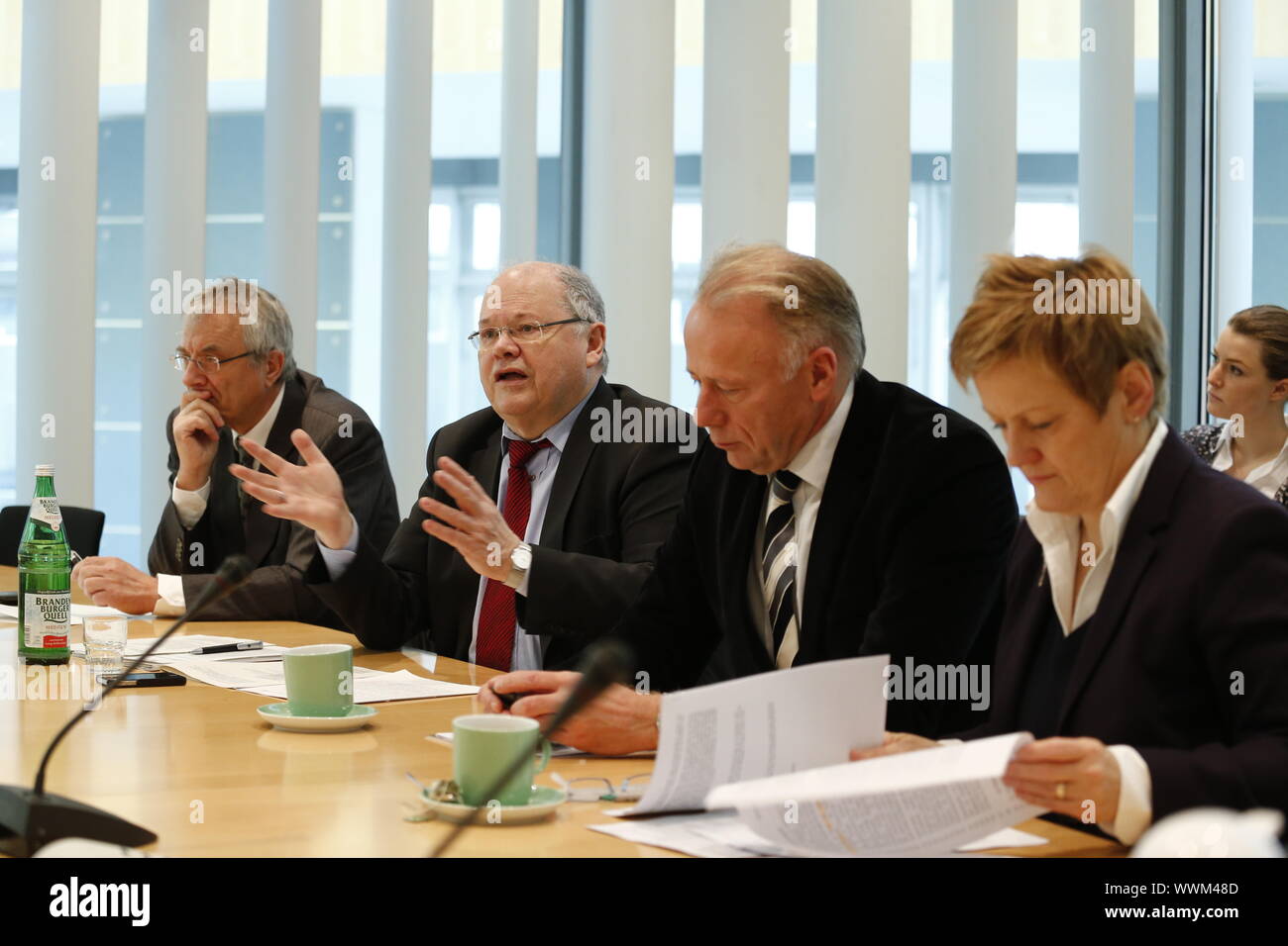 Pressekonferenz der Grünen Partei mit Trittin und Kuenast über die Reform des Urheberrechts. Stockfoto
