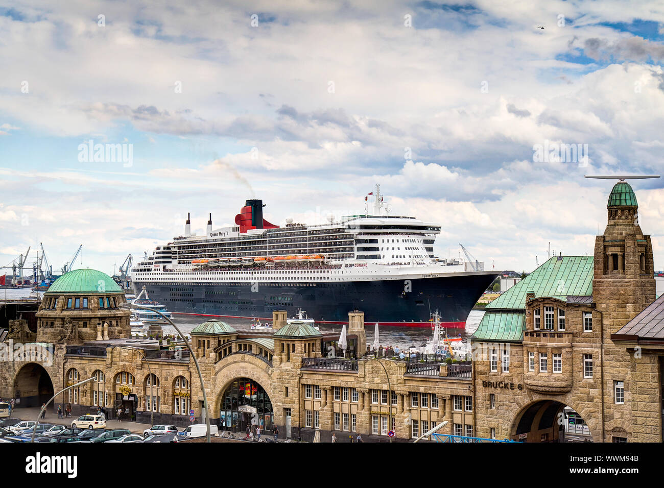 Queen Mary 2 in Hamburg, Deutschland Stockfoto