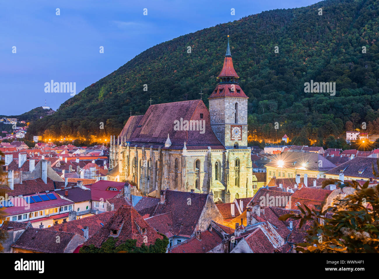 Brasov, Rumänien. Die Schwarze Kirche in der Altstadt. Stockfoto