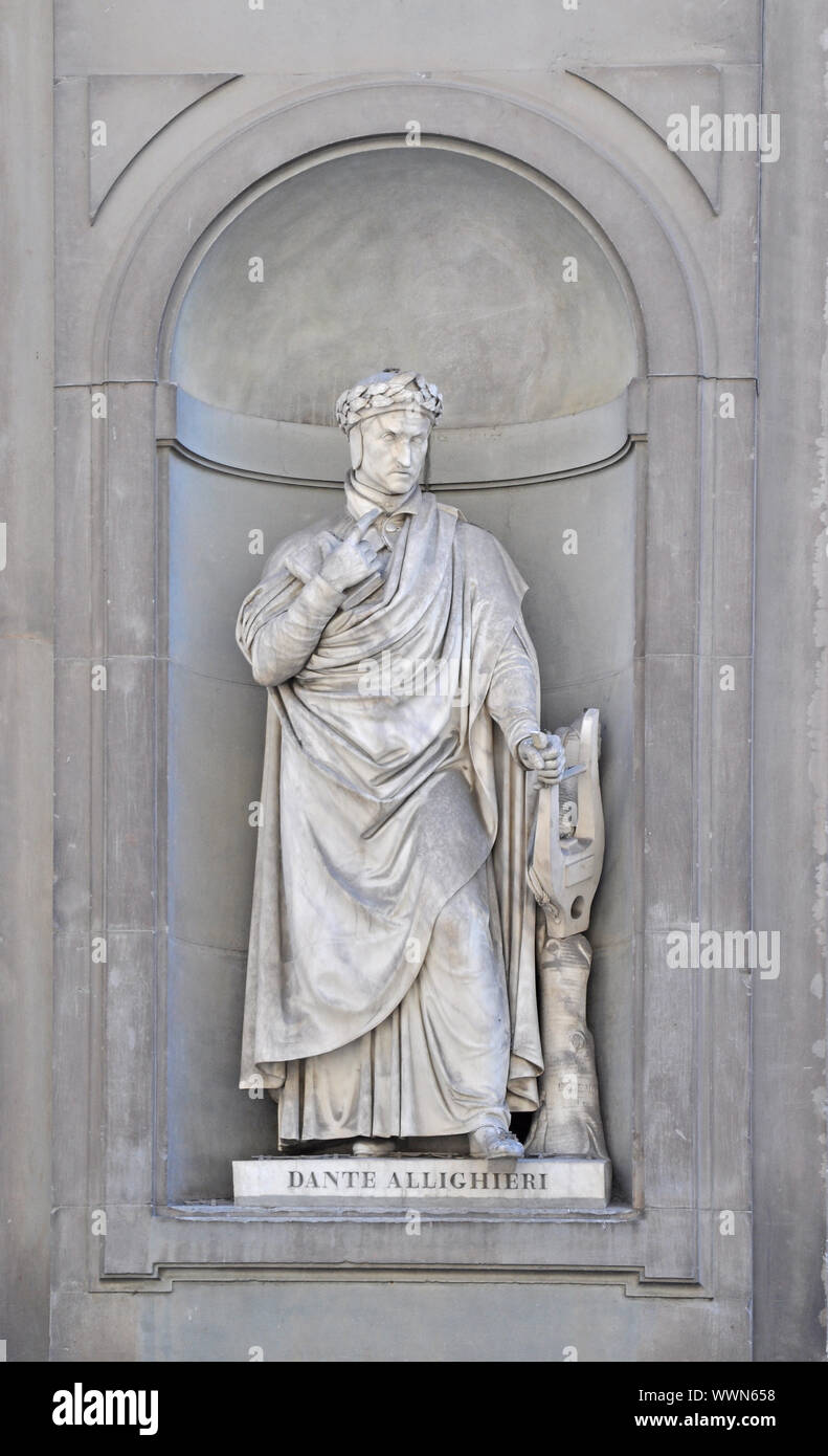 Statue von Dante in den Uffizien, Florenz Stockfoto