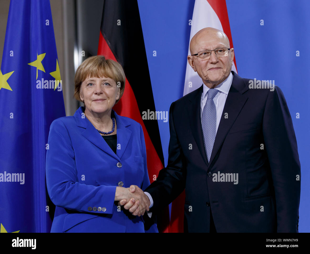 Merkel trifft Tammam Salam des Libanon in Berlin Stockfoto