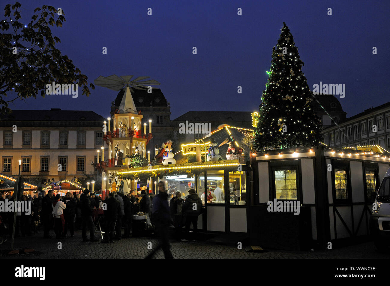 Weihnachtsmarkt in darmstadt Fotos und Bildmaterial in hoher