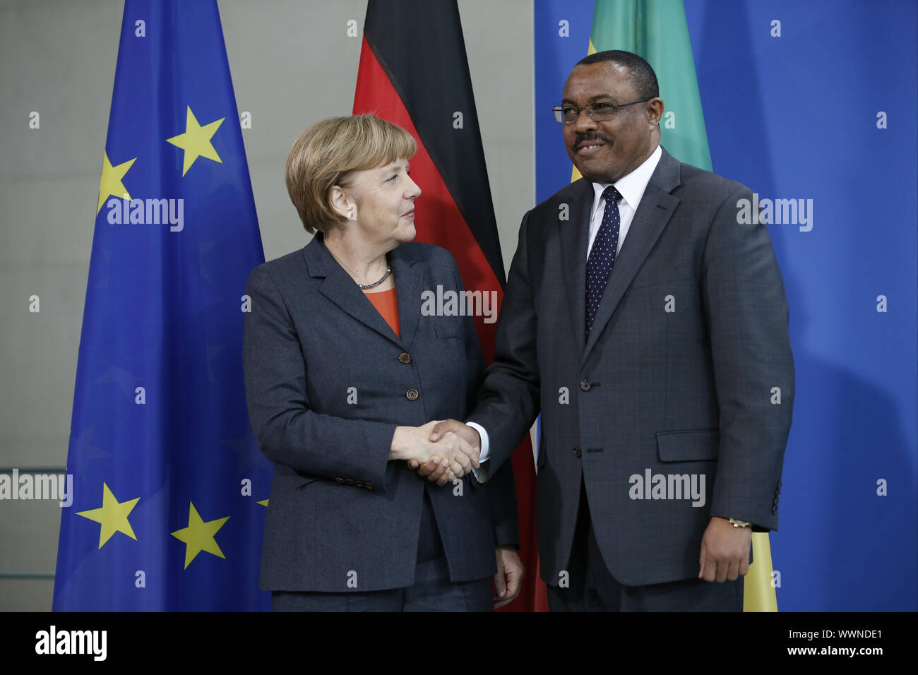 PM Hailemariam von Äthiopien und Merkel der Deutschen an der Presse in Berlin. Stockfoto