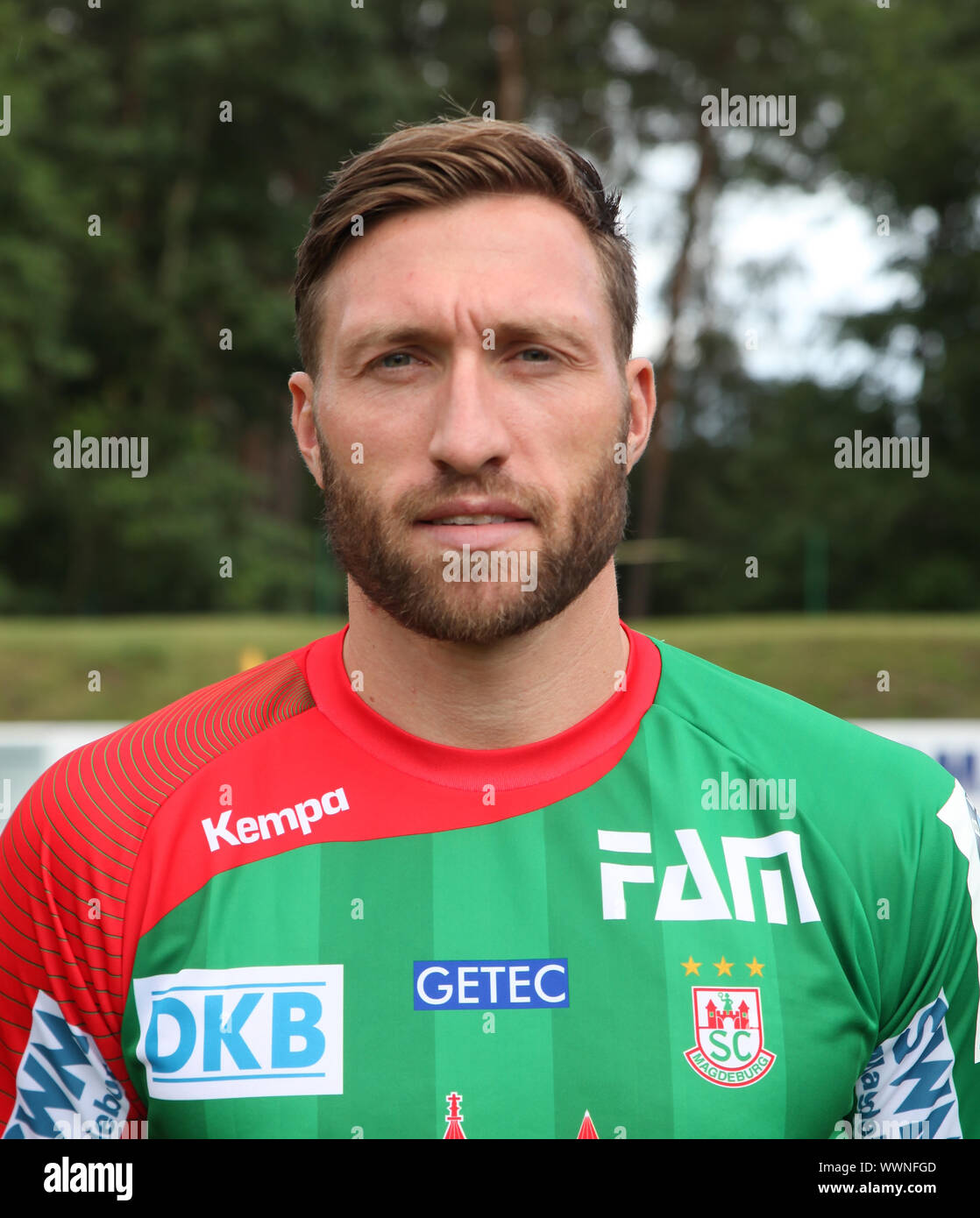 Fabian van Olphen beim Fußballspiel zum Trainigsauftakt Saison 2014/15 SC Magdeburg Handballer Stockfoto