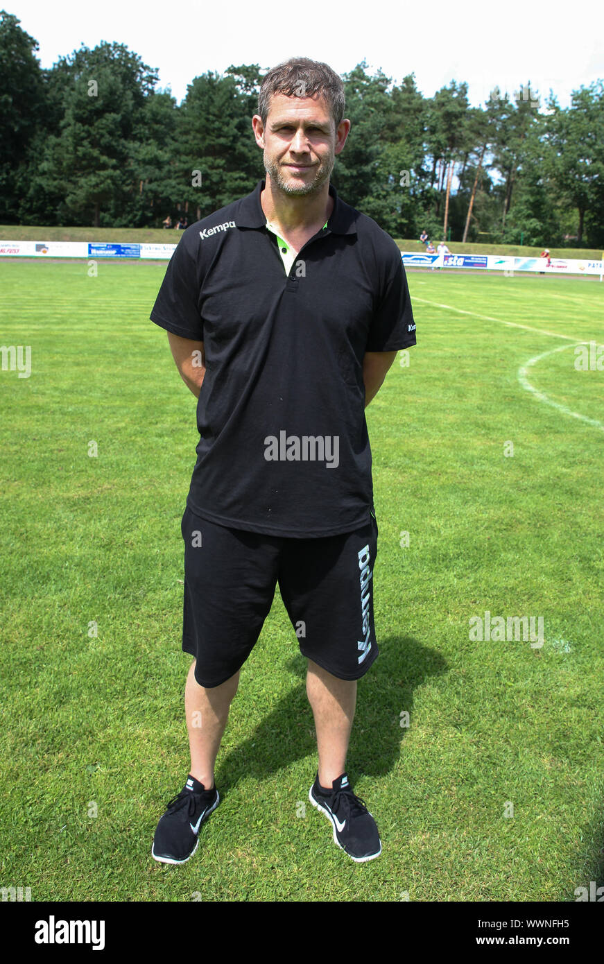 Cheftrainer Geir Sveinsson Fußballspiel zum Trainigsauftakt Saison 2014/15 SC Magdeburg Handballer Stockfoto
