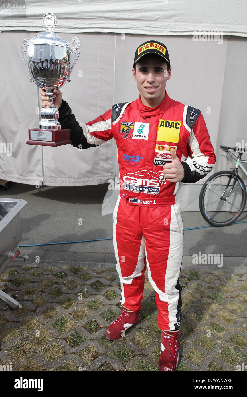 Harrison Newey (Team Van Amersfoort Racing) nach dem ADAC Formel 4 Rennen 26.4.15 Oschersleben Stockfoto