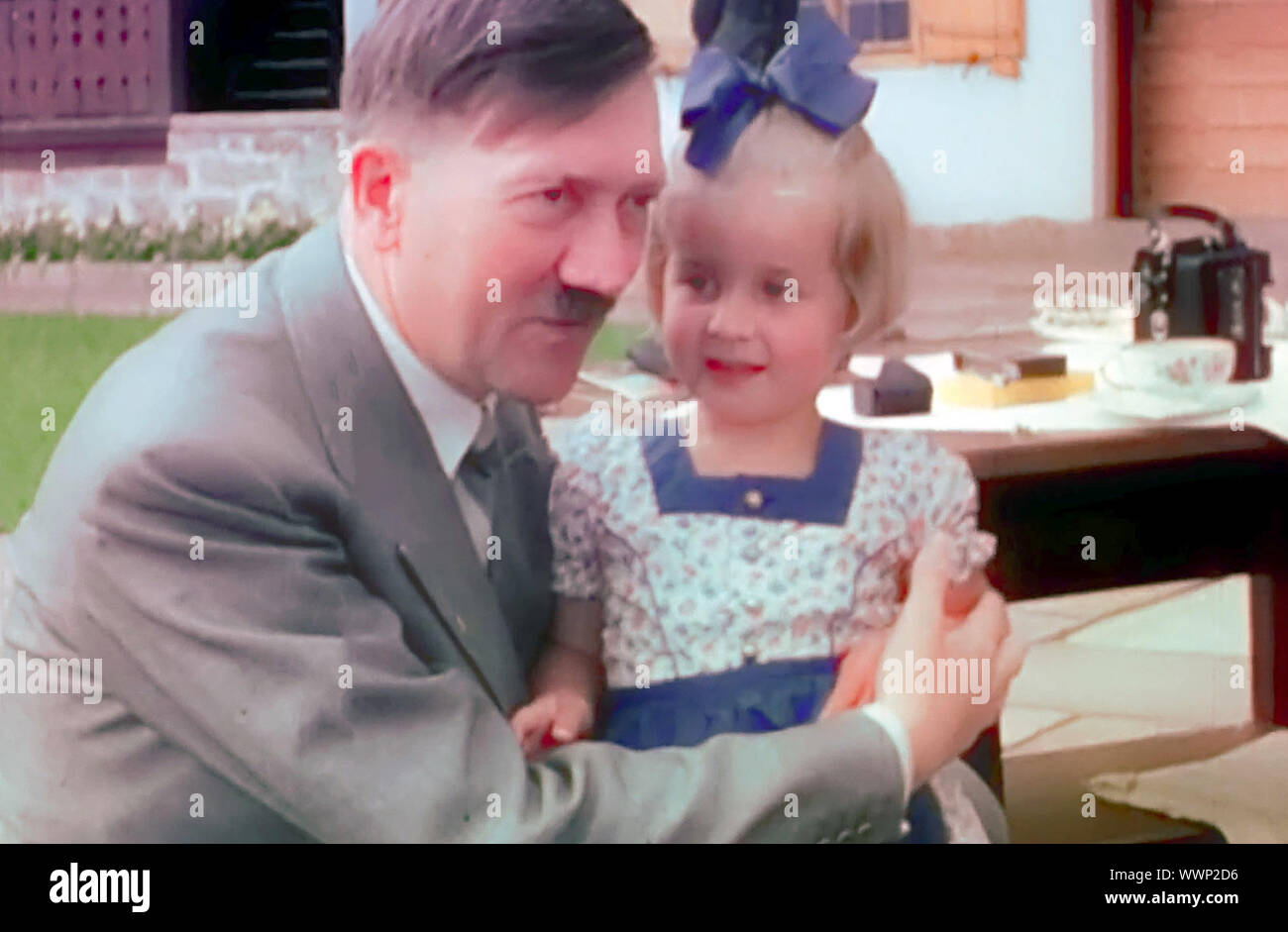 Adolf Hitler mit seinem Hund Stockfoto