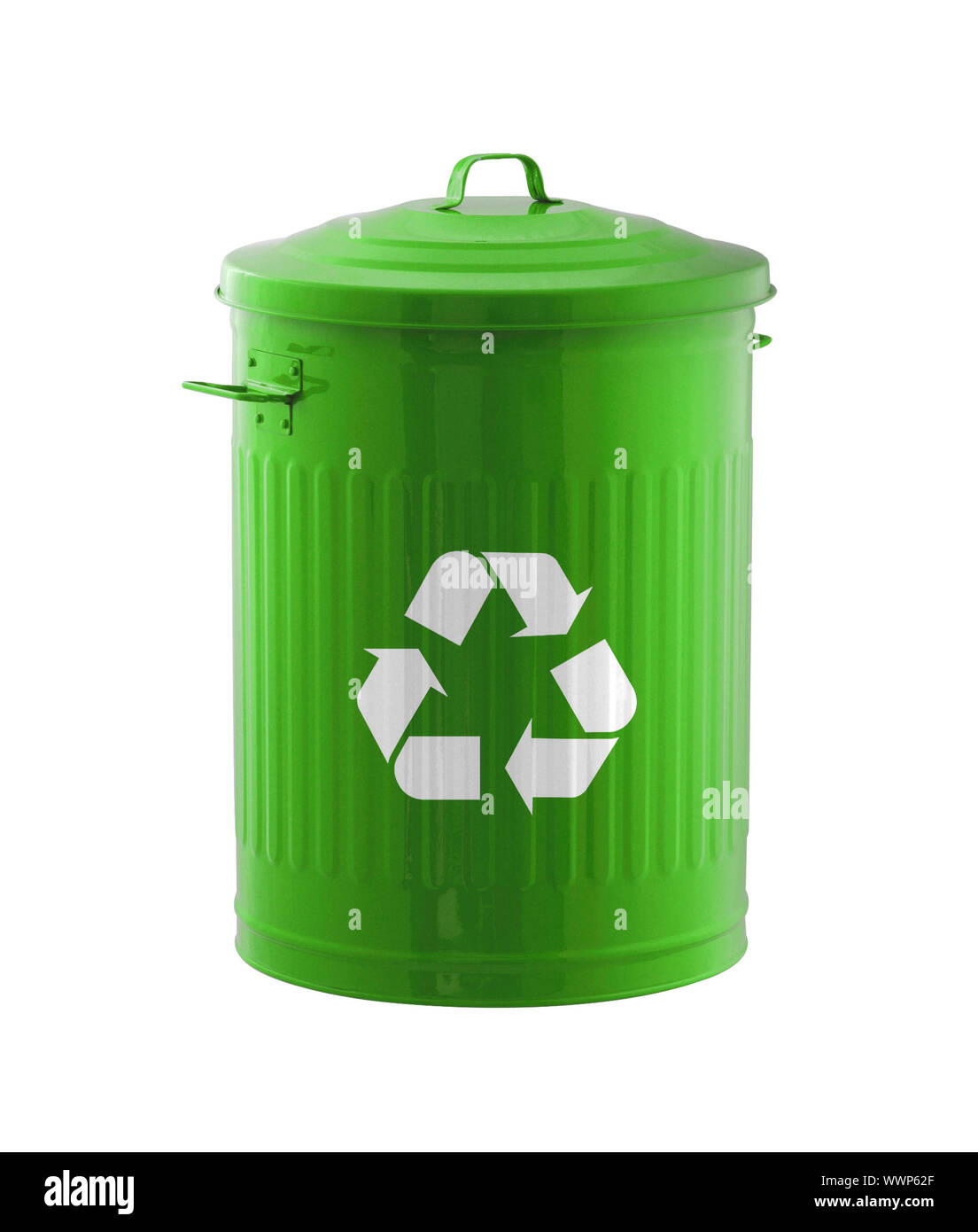 Recycling Konzept: grüne Mülltonne in verzinkten auf weißem Hintergrund Stockfoto