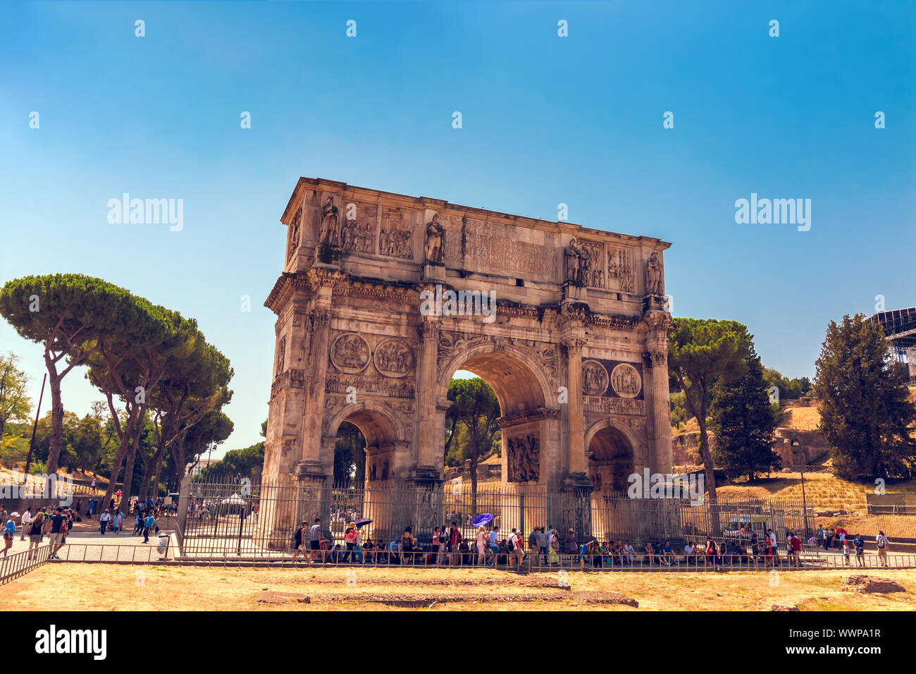 Rom, Italien - August 09, 2017: Triumphbogen des Konstantin in der Nähe von Kolosseum in Rom, Italien Stockfoto