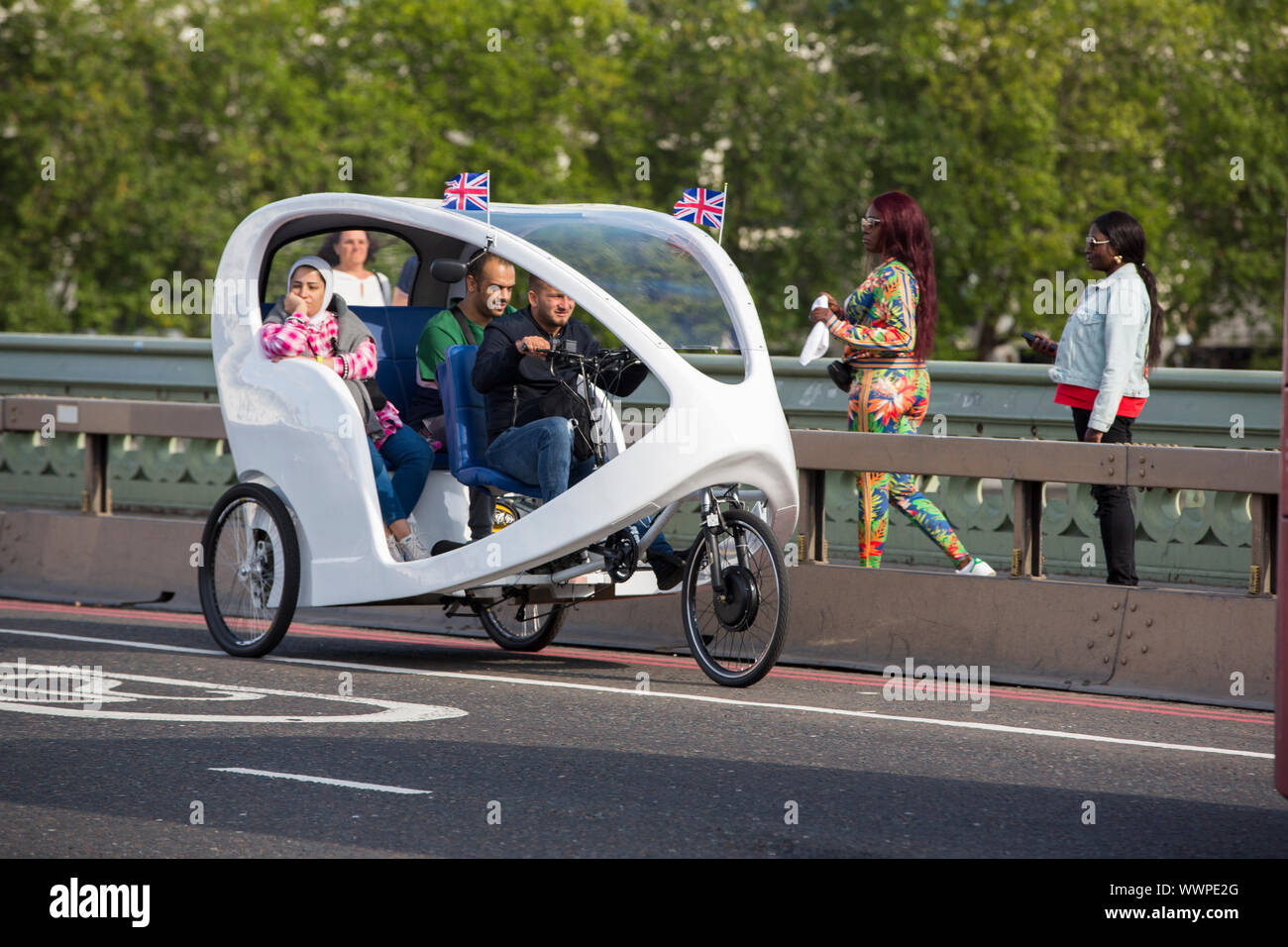 Electric rickshaw -Fotos und -Bildmaterial in hoher Auflösung – Alamy