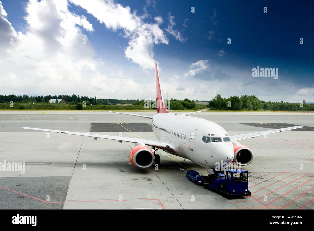 Flugzeug auf Asphalt Stockfoto