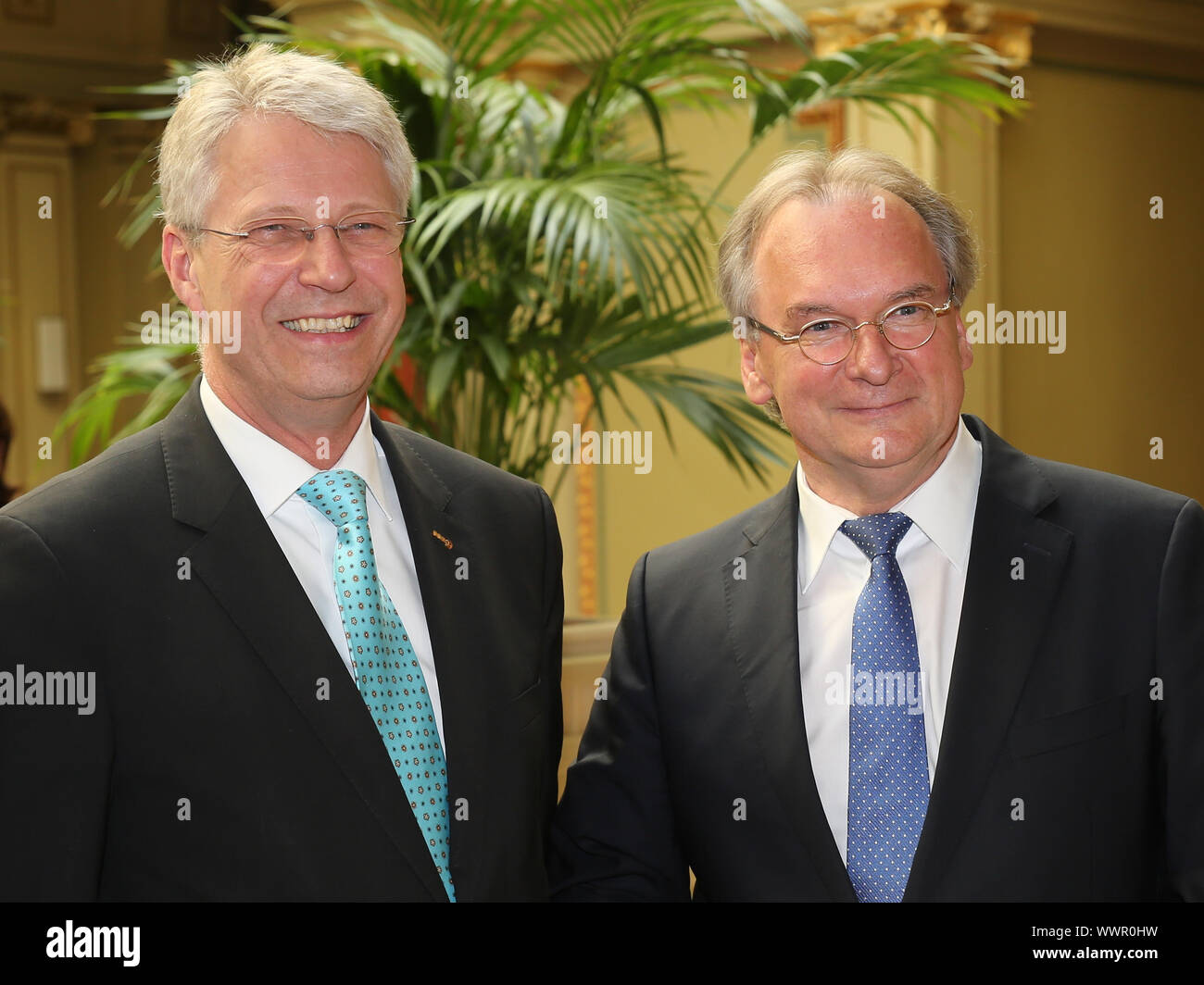 Astronaut Thomas Reiter und Dr. Reiner Haseloff (CDU), Ministerpräsident von Sachsen-Anhalt Stockfoto
