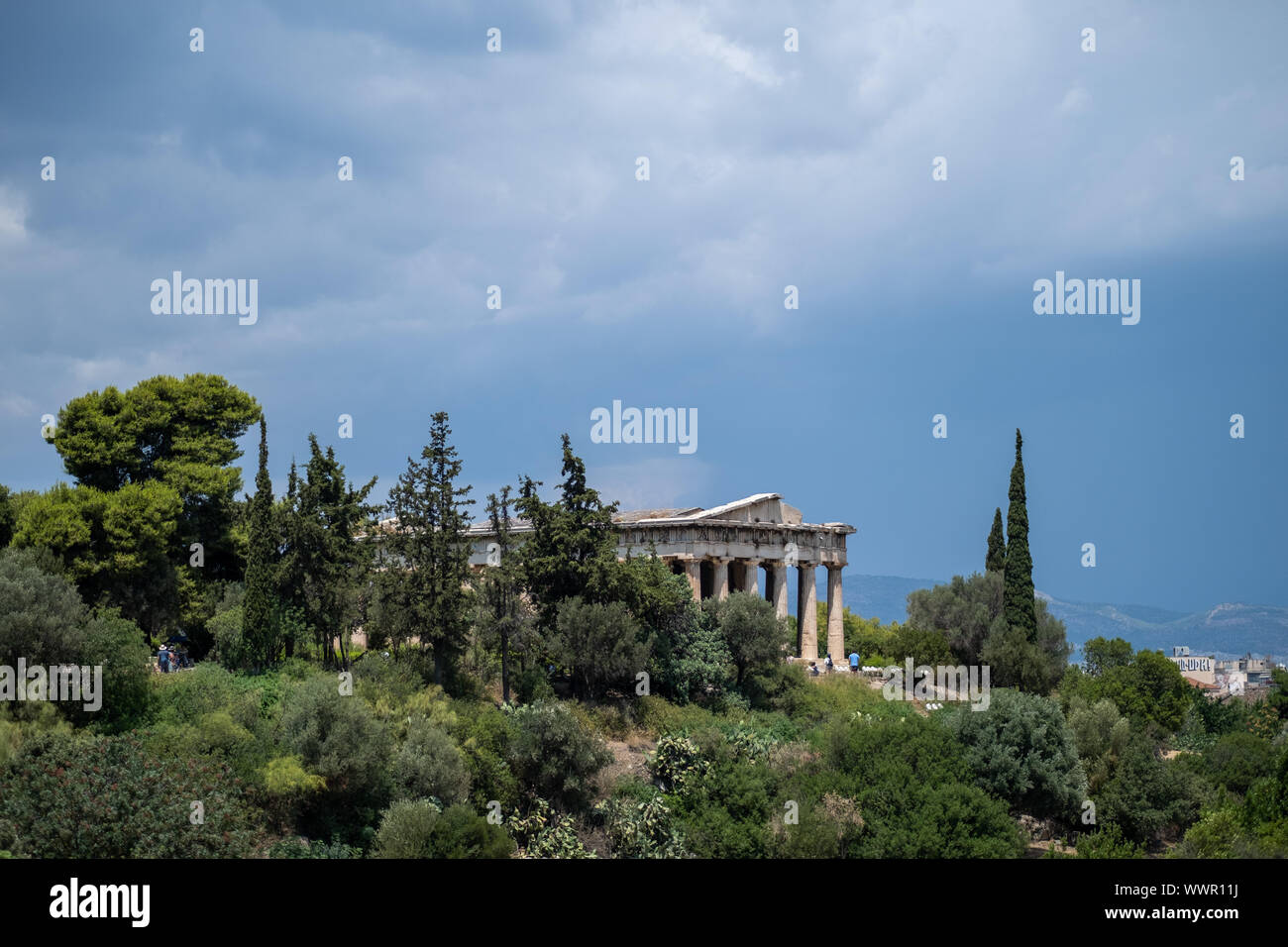 Tempel des Hephaistos bei bewölktem Himmel Stockfoto