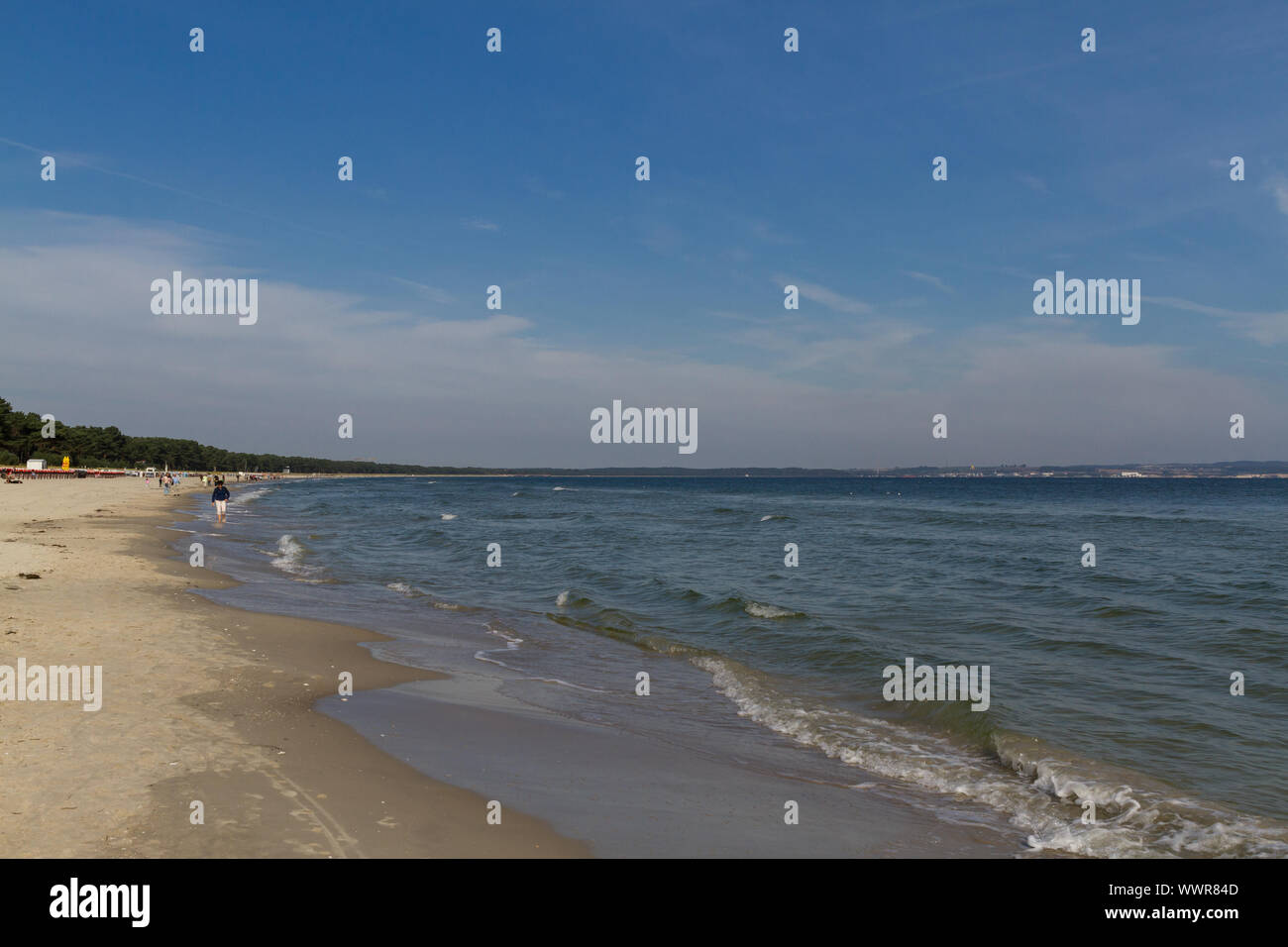 Spaziergang am Strand der Ostsee Stockfoto