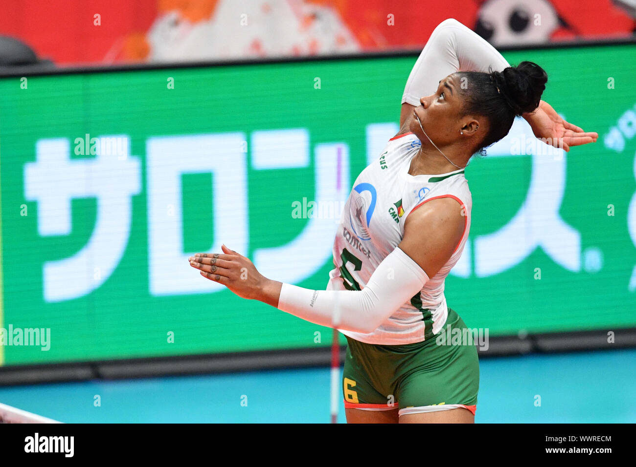 Kanagawa, Japan. Credit: MATSUO. 16 Sep, 2019. Moma Bassoko Laetitia Crescence (CMR) Volleyball: 2019 FIVB Volleyball der Frauen-WM erste Runde zwischen Dominikanische Republik - Kamerun in der Yokohama Arena in Kanagawa, Japan. Credit: MATSUO. K/LBA SPORT/Alamy leben Nachrichten Stockfoto
