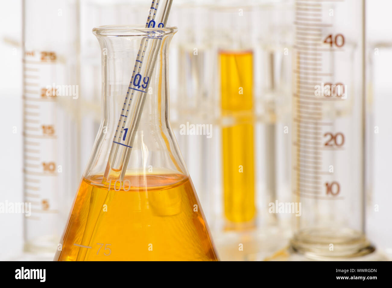 Chemie und Reagenzien im Labor Stockfoto