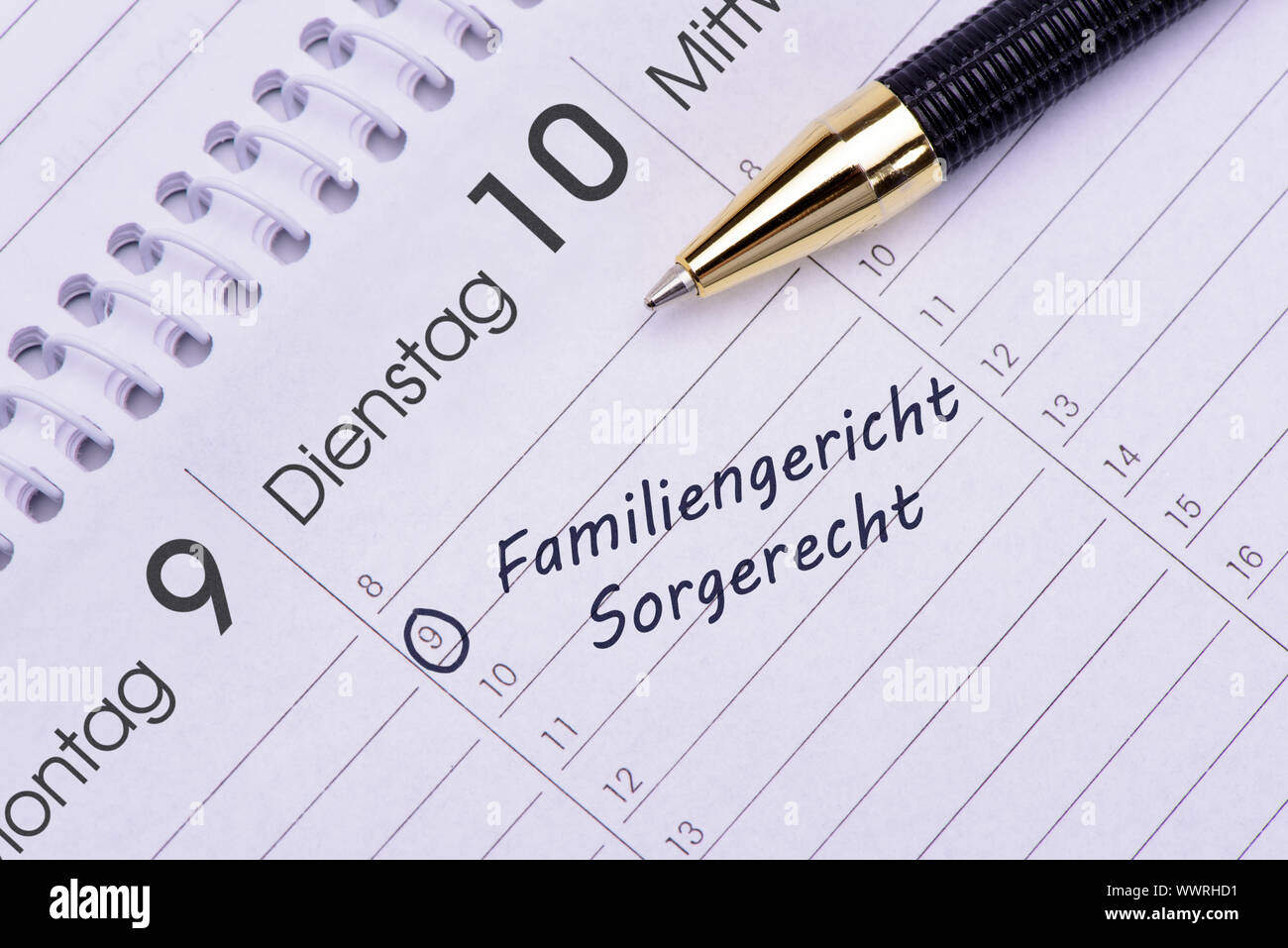 Familie Gericht Sorgerecht Datum im Kalender Stockfoto