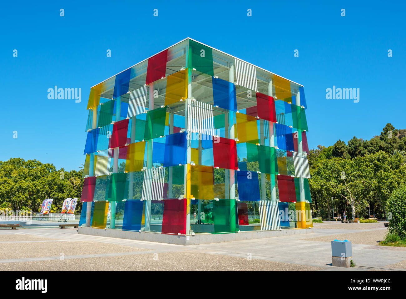 Riesige Glass Cube in Muelle Uno des Centre Pompidou, neben dem Hafen von Malaga. Andalusien, Spanien Stockfoto
