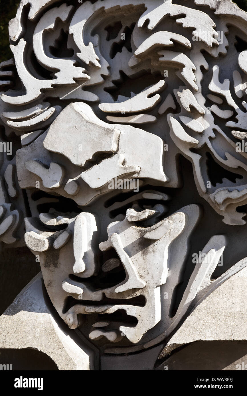 Beethon Skulptur von Klaus Kammerichs an der Beethovenhalle, Bonn, Nordrhein-Westfalen, Deutschland Stockfoto