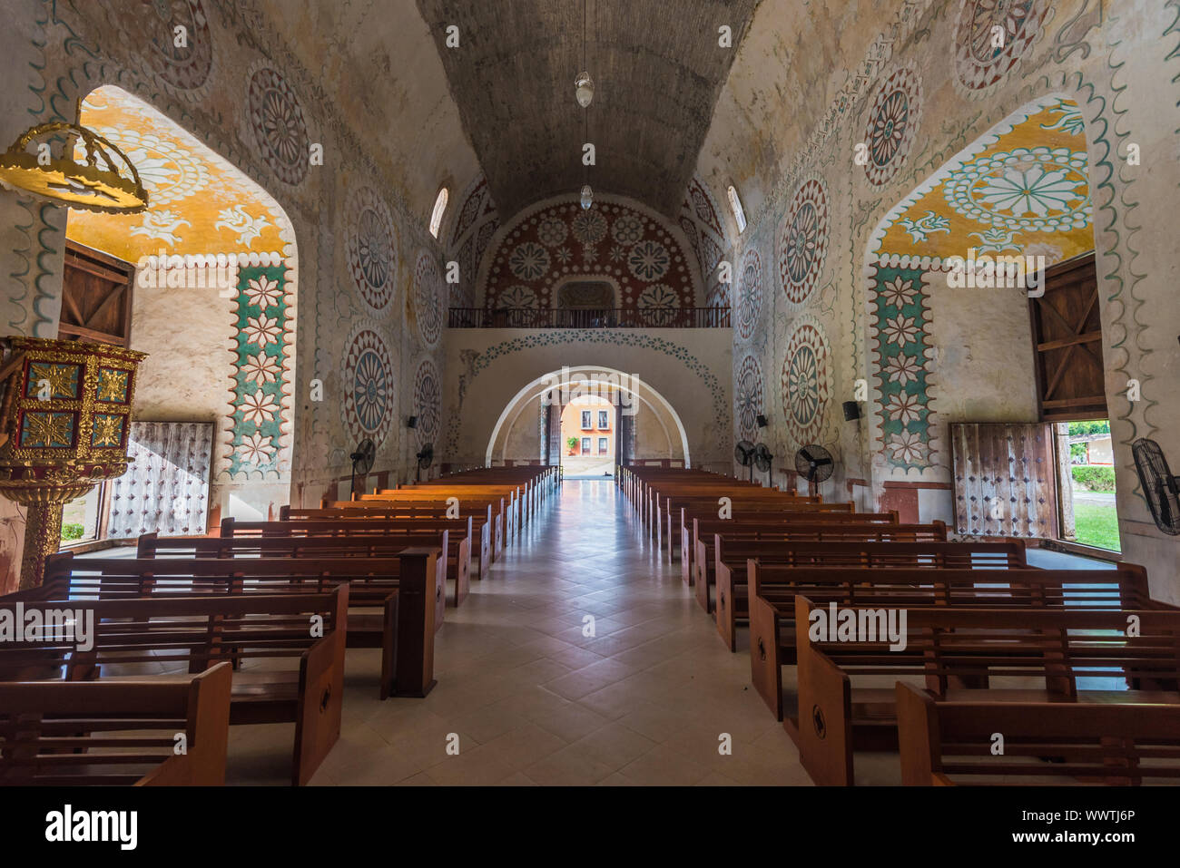 Innenraum der Kirche in der Uayma Maya-Stadt, Yucatan, Mexiko Stockfoto