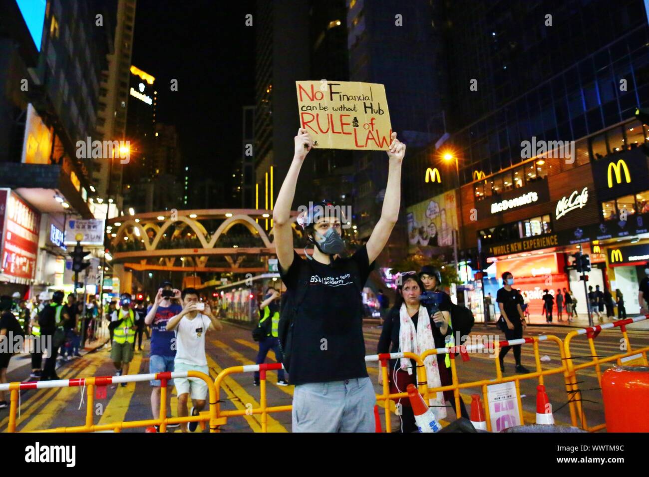 Hongkong, China. 15 Sep, 2019. Eine nicht autorisierte März, wenn Demonstranten und Polizei Auseinandersetzungen an mehreren Standorten in Hongkong gewalttätig. Credit: Gonzales Foto/Alamy leben Nachrichten Stockfoto