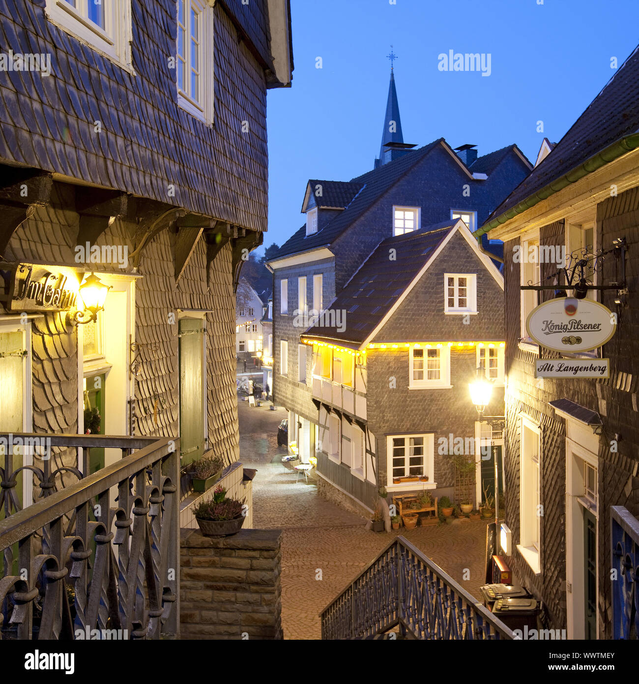 Historische Altstadt von Langenberg in der Dämmerung, Velbert, Nordrhein-Westfalen, Deutschland, Europa Stockfoto