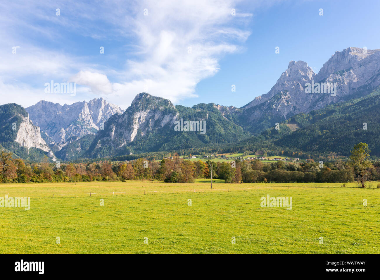 Die Ennstaler Alpen mit dem Gesäuse berge im Ennstal Stockfoto