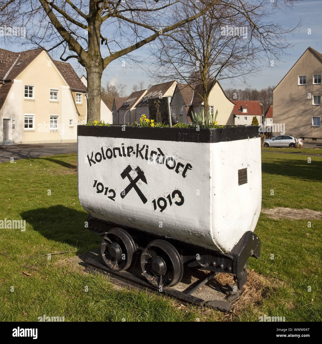 Gepflanzt mein Auto in der bergarbeiter Stadtteil Kolonie Kirdorf, Dortmund, Ruhrgebiet, Deutschland, Europa Stockfoto