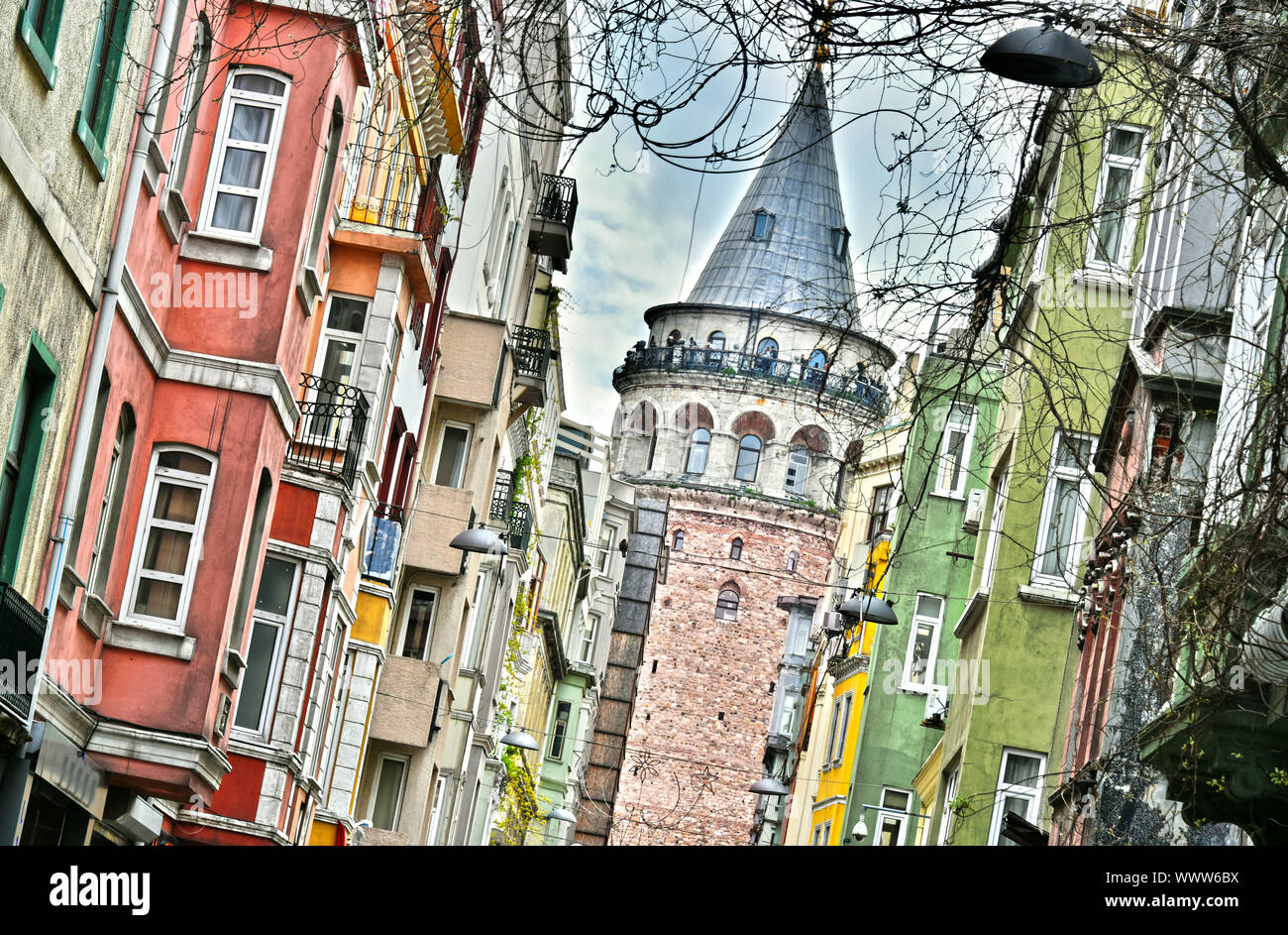 Galata Turm namens auch den Turm Christi ist ein mittelalterlicher Turm in der Galata Viertel von Istanbul. Stockfoto