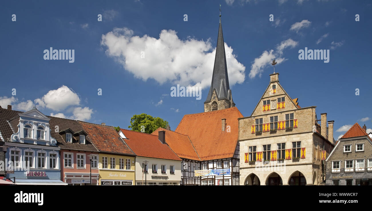 Altstadt mit Rathaus und St. Christophorus Kirche, Werne, Nordrhein-Westfalen, Deutschland, Europa Stockfoto