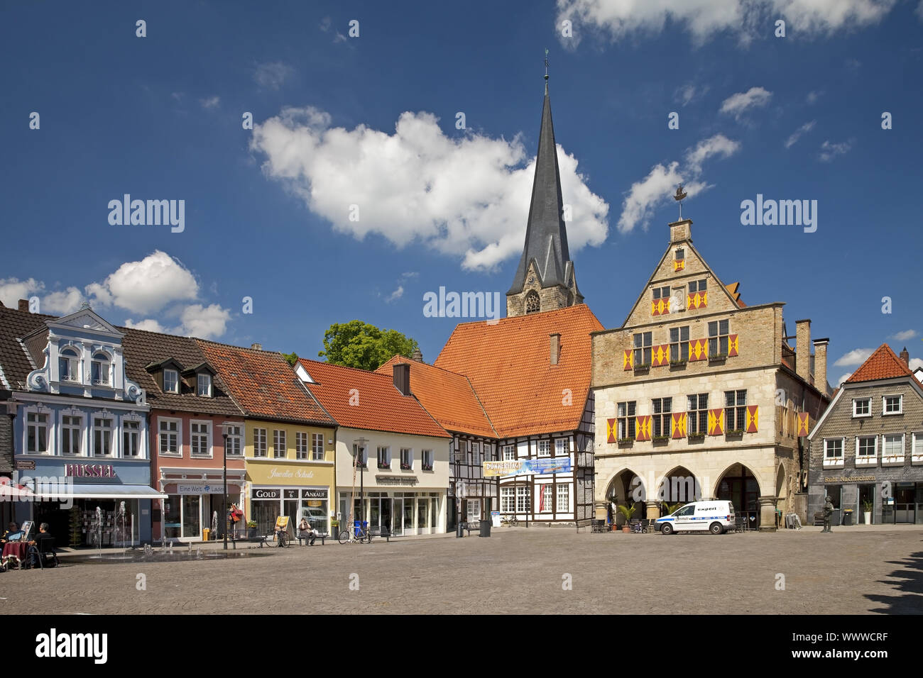 Altstadt mit Rathaus und St. Christophorus Kirche, Werne, Nordrhein-Westfalen, Deutschland, Europa Stockfoto