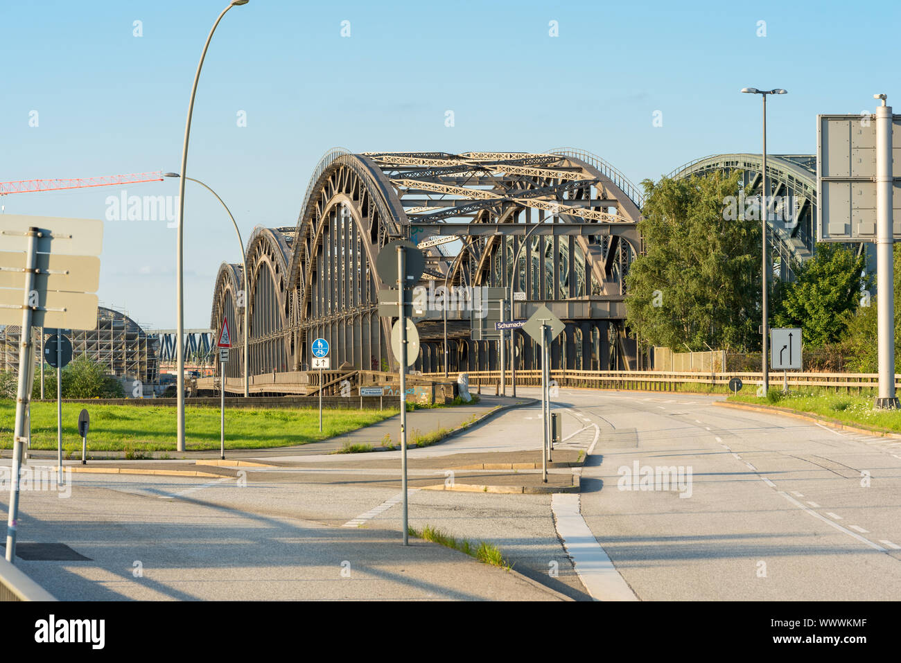 Brücke, die den Hafen im Süden an die Stadt Hamburg Stockfoto