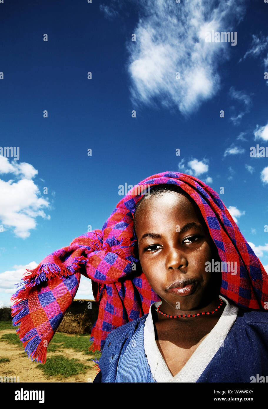 Arme afrikanische Kind Outdoor Portrait Stockfoto