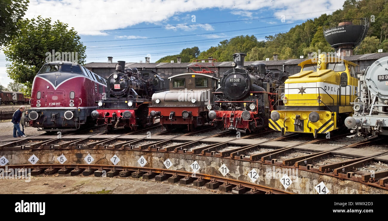 Verschiedene Arten von Dampflokomotiven, Bochum Dahlhausen Eisenbahnmuseum, Ruhrgebiet, Deutschland, Europa Stockfoto