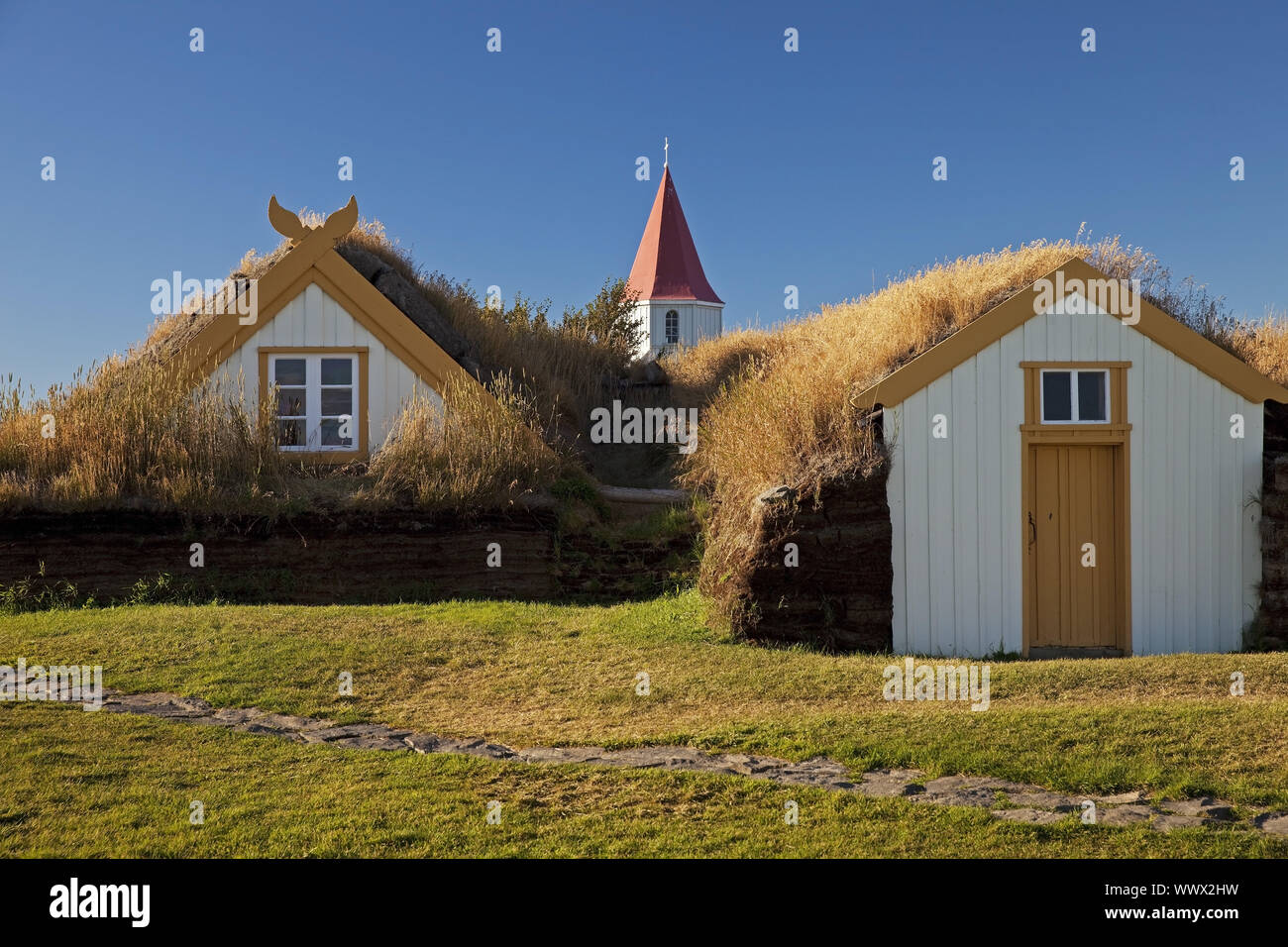 Glaumbaer turf Farm und Kirche, Glaumbaer Museum, Rasen, Island, Europa Stockfoto